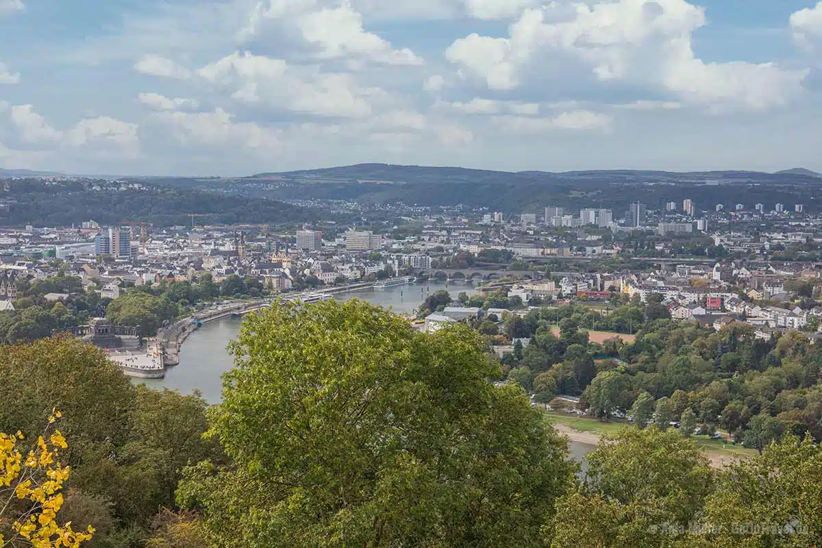 Blick auf Koblenz, den Rhein und die Mosel