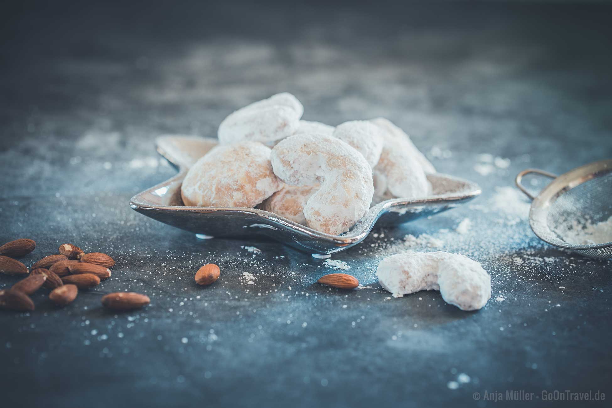 Kourabiedes (Butterplätzchen mit Mandeln) aus Griechenland