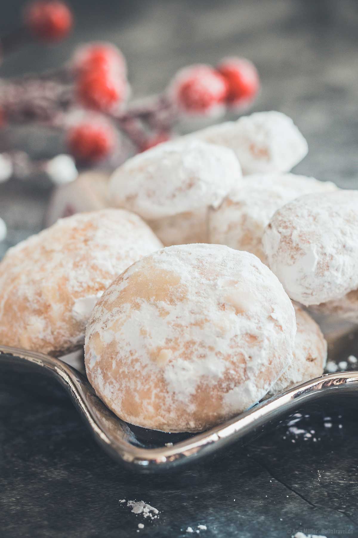 Kourabiedes sind in der Regel rund