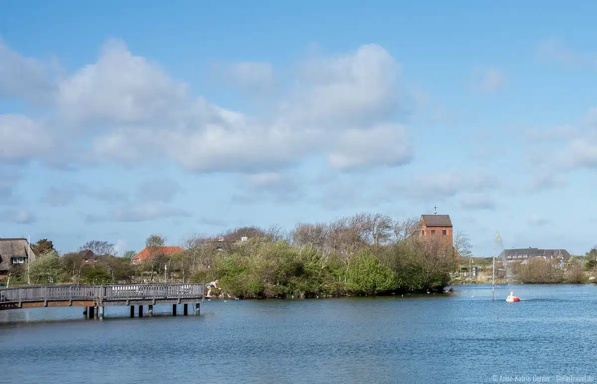 Alltagsmenschen am Wenningstedter Dorfteich Alltagsmenschen am Wenningstedter Dorfteich