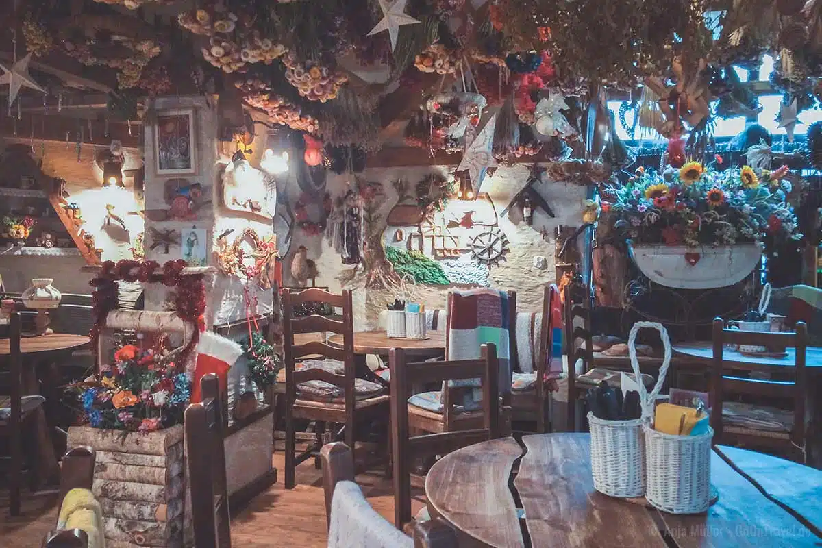 Sehr gemütlich im Restaurant Kurna Chata Sehr gemütlich im Restaurant Kurna Chata