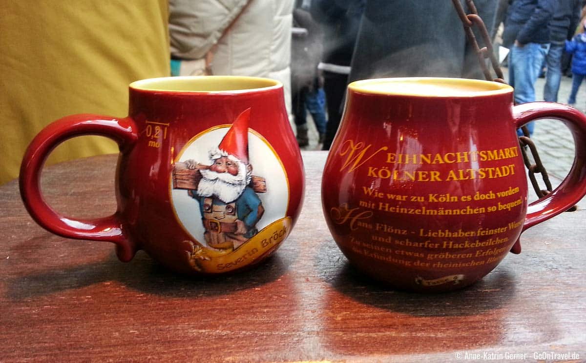 Heißer Glühwein in der Kölner Altstadt Heißer Glühwein in der Kölner Altstadt