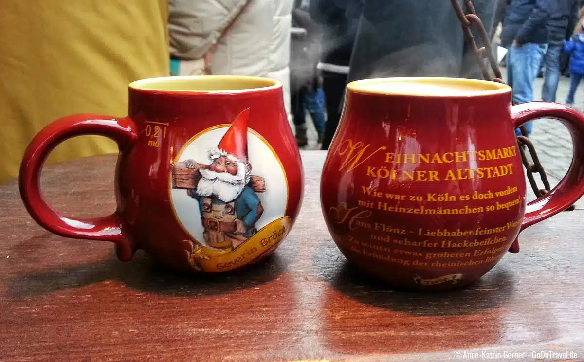 Heißer Glühwein in der Kölner Altstadt Heißer Glühwein in der Kölner Altstadt
