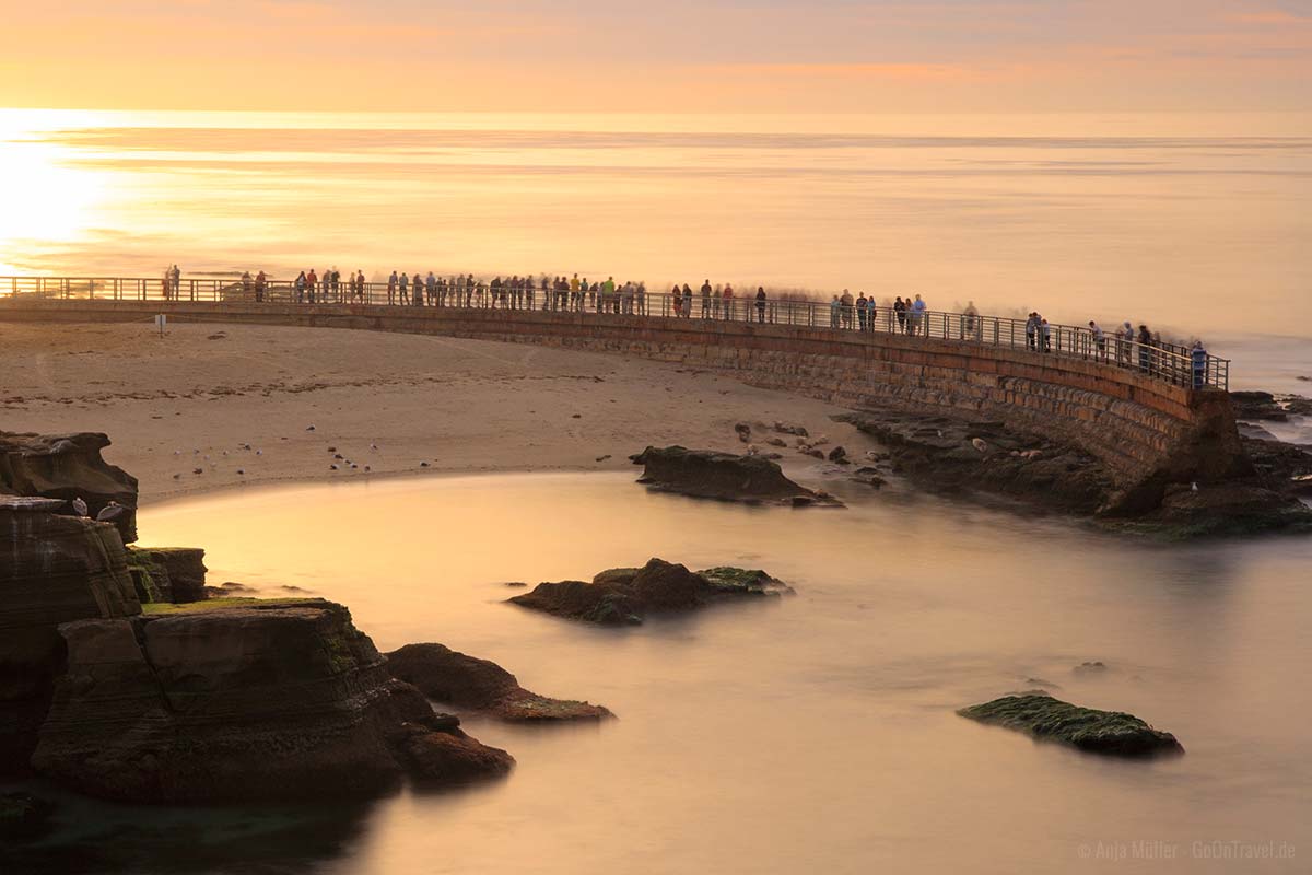 Langzeitbelichtung zum Sonnenuntergang Langzeitbelichtung zum Sonnenuntergang
