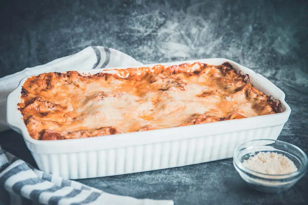 Heiße Lasagne aus dem Ofen nach dem Lasagne Rezept aus Bologna Heiße Lasagne aus dem Ofen nach dem Lasagne Rezept aus Bologna