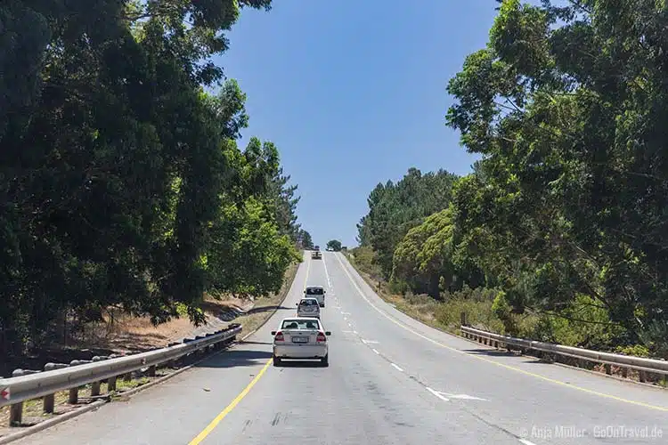 In Südafrika fährt man auf der linken Seite In Südafrika fährt man auf der linken Seite