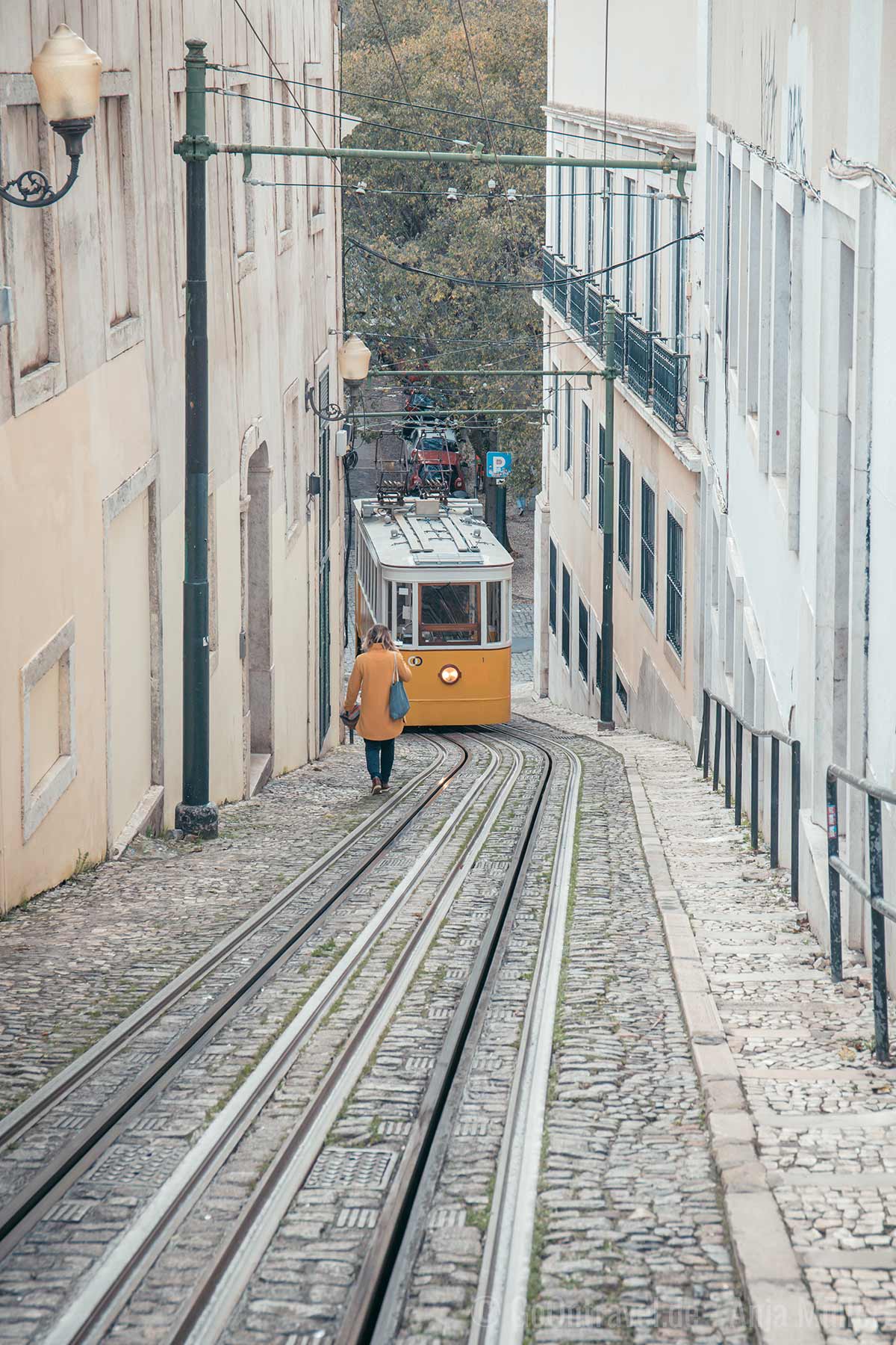 Älteste Standseilbahn in Lissabon: Elevador da Lavra Älteste Standseilbahn in Lissabon: Elevador da Lavra