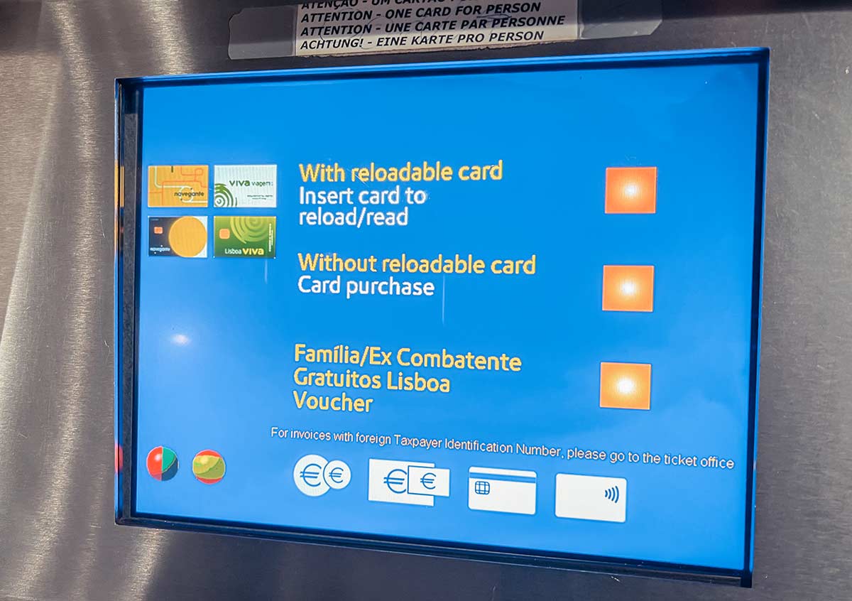 Beim ersten Kauf solltest du eine aufladbare Karte (reloadable card) wählen.