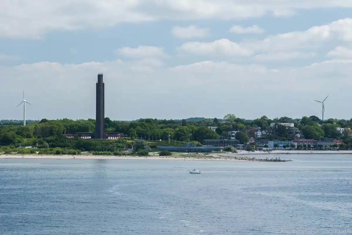 Marine-Ehrenmal mit U-Boot in Laboe Marine-Ehrenmal mit U-Boot in Laboe
