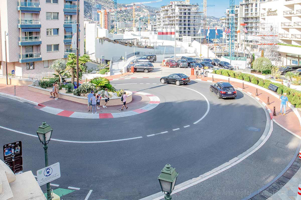 Blick von oben auf den Hairpin – Monacos berühmteste Kurve