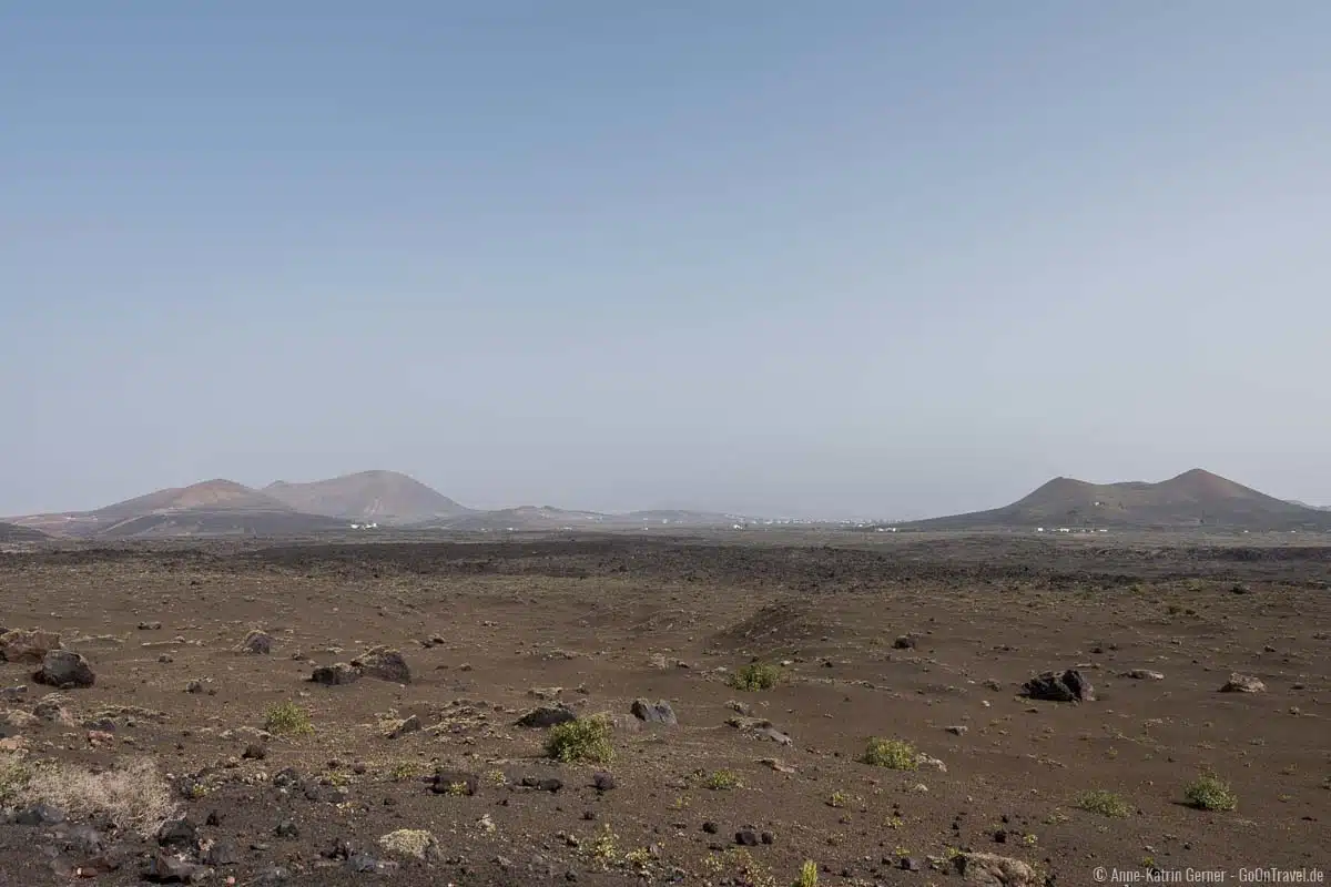 Panoramablick über das Zentrum von Lanzarote mit den Ortschaften Temisa, Mozaga und Teguise Panoramablick über das Zentrum von Lanzarote mit den Ortschaften Temisa, Mozaga und Teguise