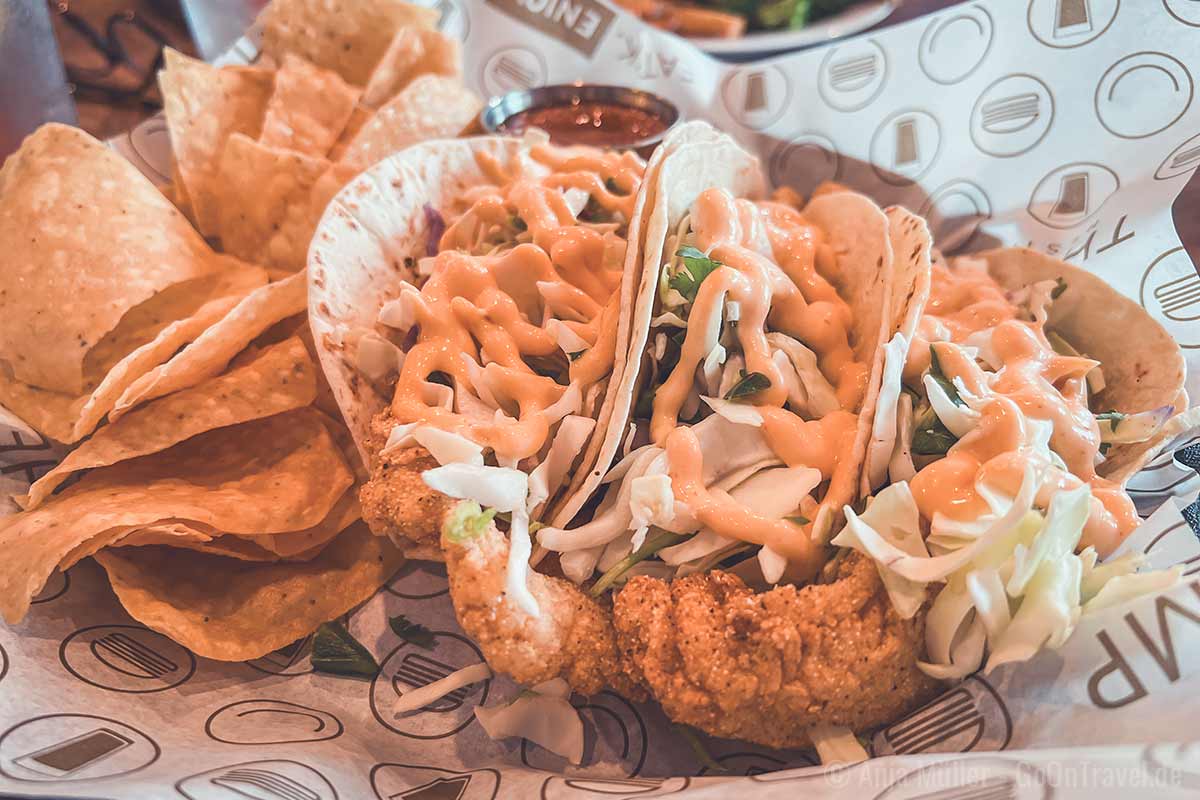 Catfish-Tacos im The Camp Restaurant Catfish-Tacos im The Camp Restaurant