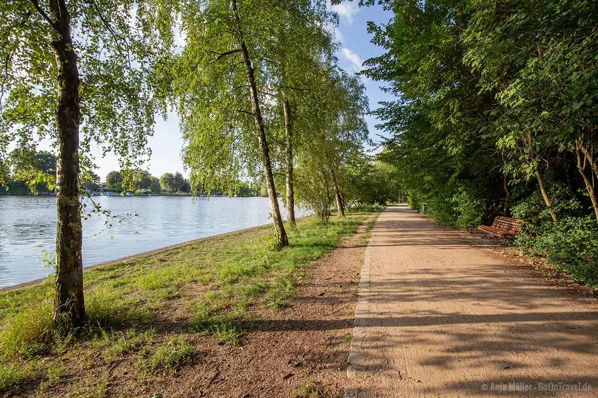 Der Plänterwald liegt direkt an der Spree Der Plänterwald liegt direkt an der Spree
