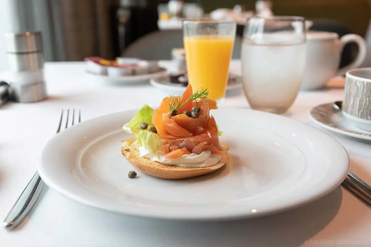 Bagel mit geräuchertem Lachs Bagel mit geräuchertem Lachs
