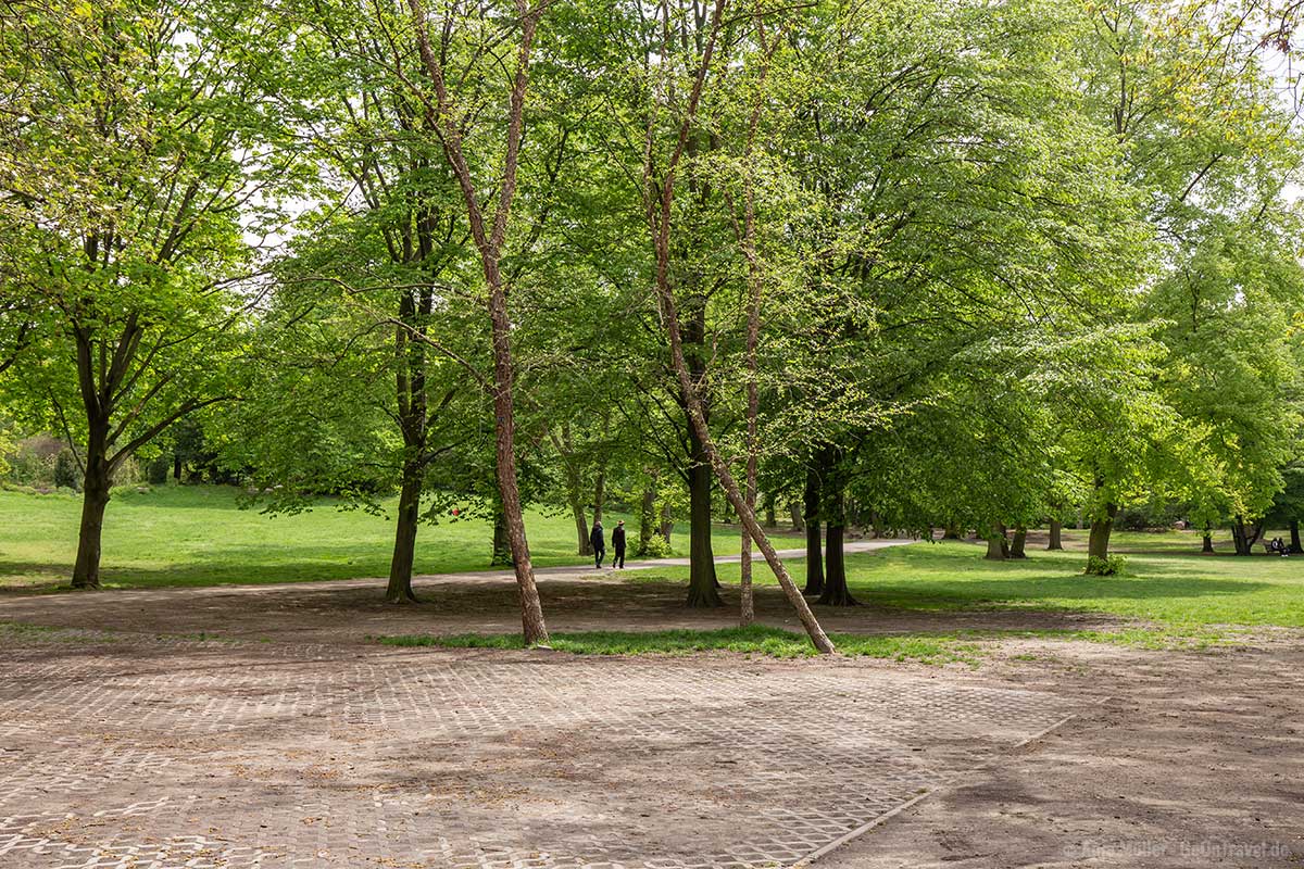 Im Volkspark Humboldthain gibt es viele grüne Wiesen zum Entspannen