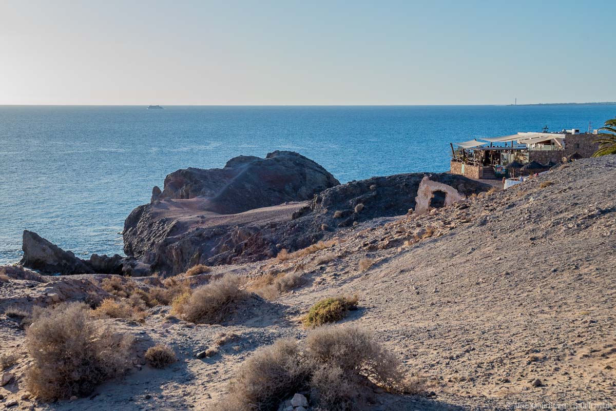 Das kleine Strandbistro ist die einzige Strandversorgung mit Sanitäranlagen an den Papagayo Stränden