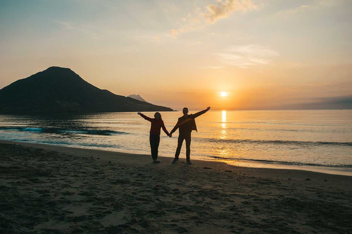 Hier gibt es schöne Sonnenuntergänge - Playa de los Genoveses