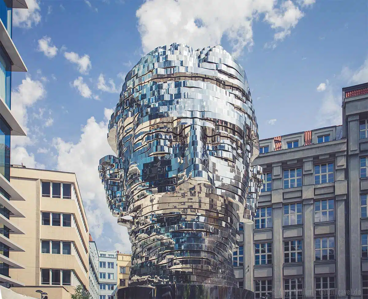 Echter Hingucker in Prag: Der rotierende Kopf von Franz Kafka Echter Hingucker in Prag: Der rotierende Kopf von Franz Kafka