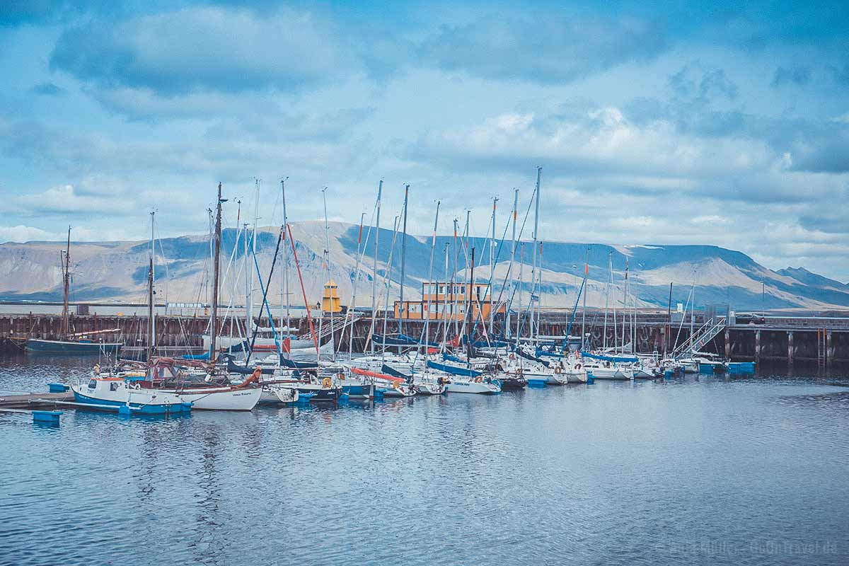 Segelboote im Hafen von Reykjavik