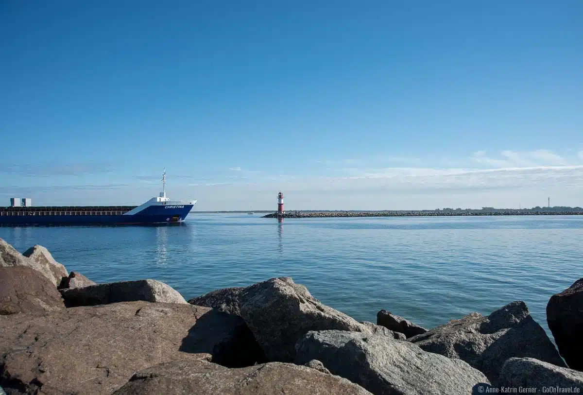 Hafeneinfahrt Rostock-Warnemünde Hafeneinfahrt Rostock-Warnemünde