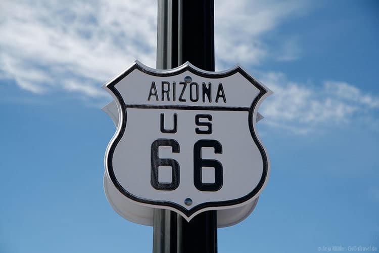 Straßenschild der Route 66 in Arizona Straßenschild der Route 66 in Arizona