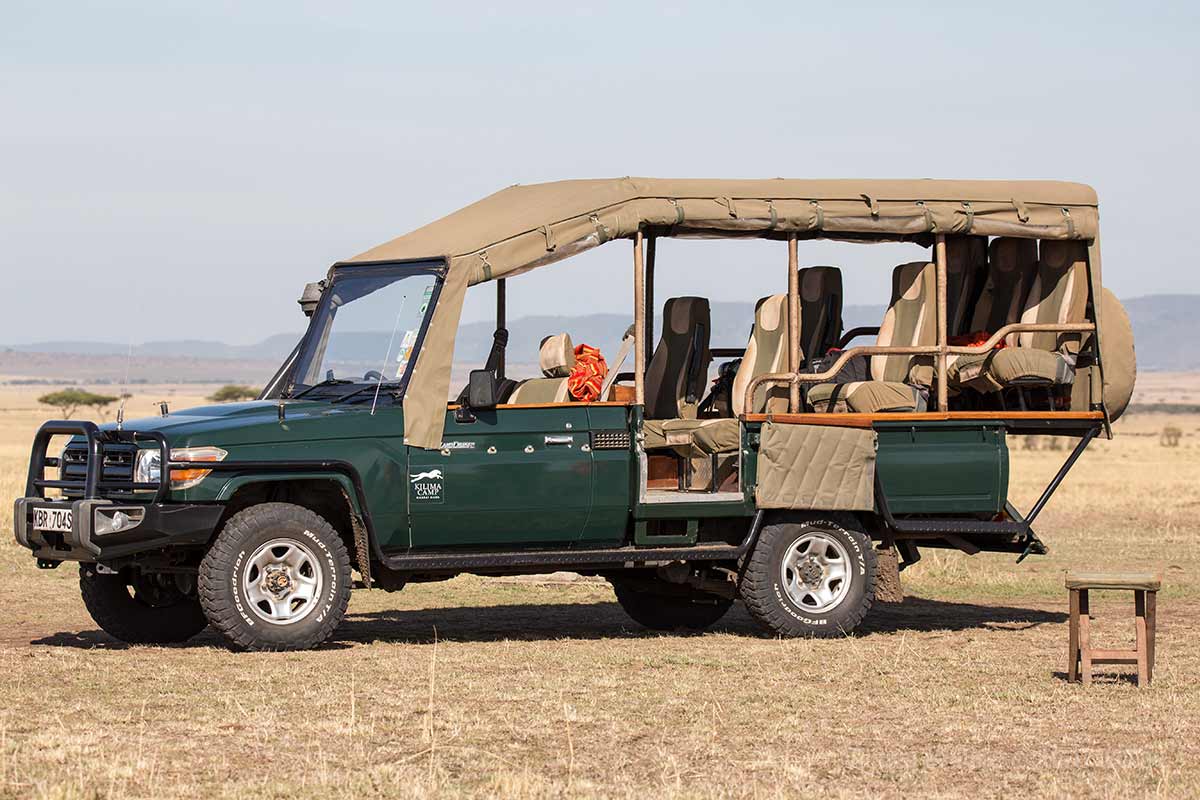 Offener Safarigeländewagen