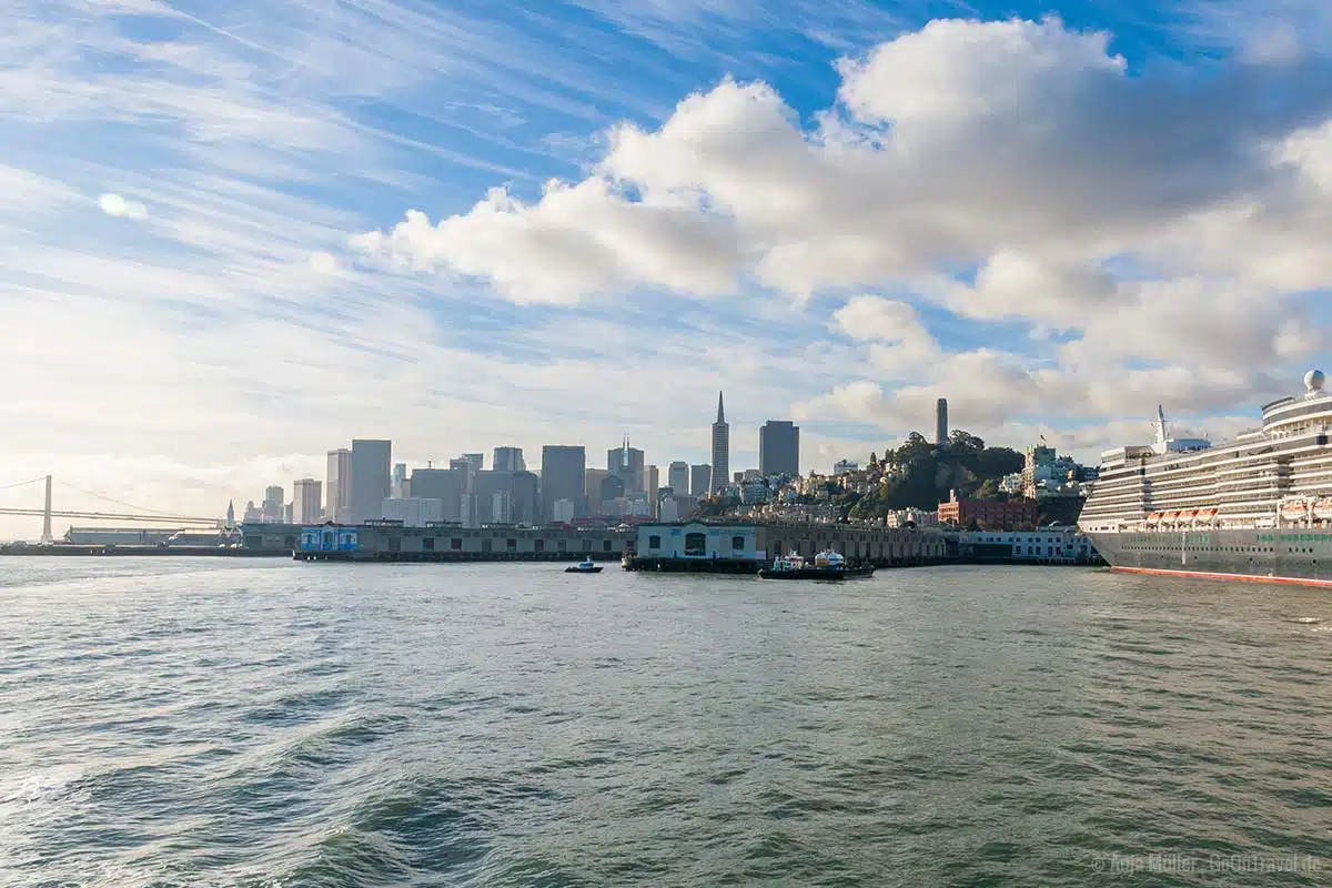 Skyline von San Francisco vom Wasser aus