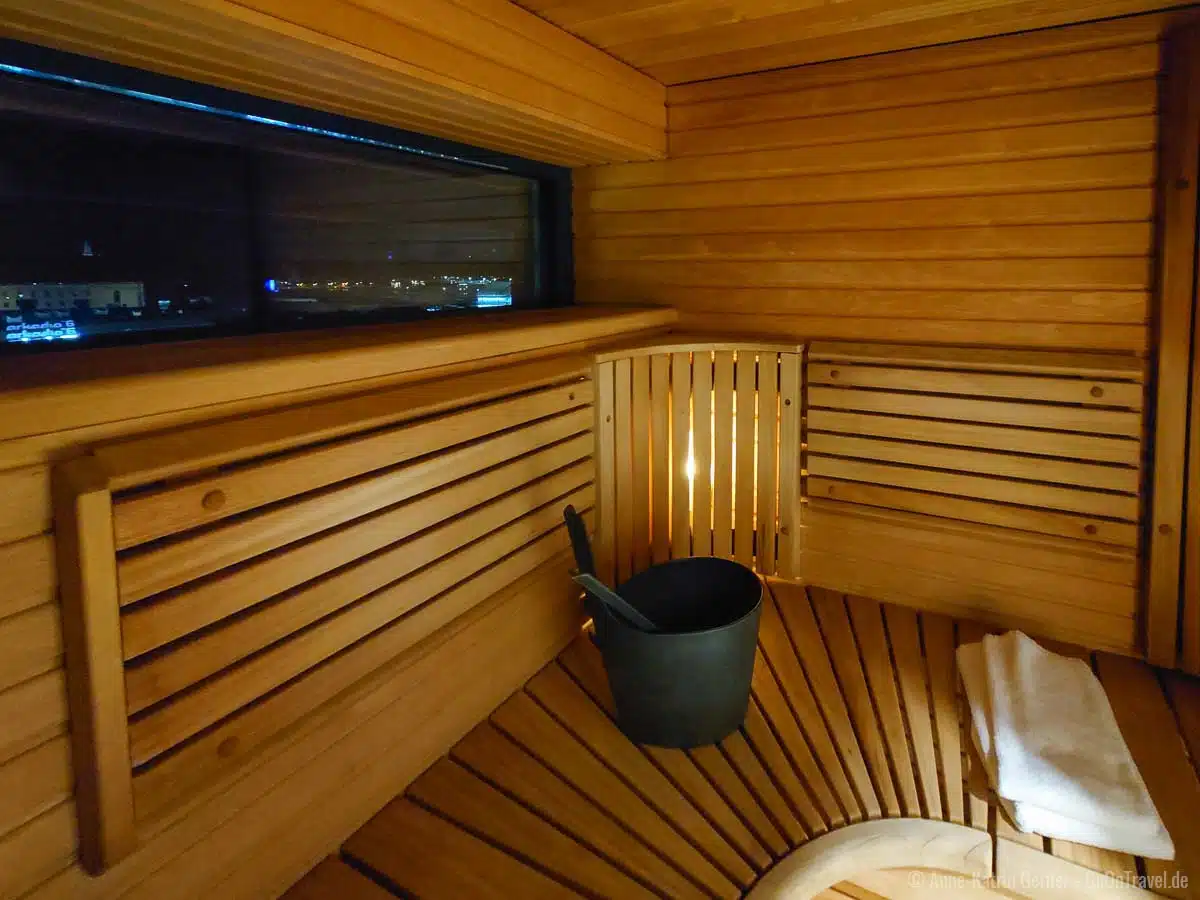 persönliche Sauna im Scandic mit Cityblick Helsinki
