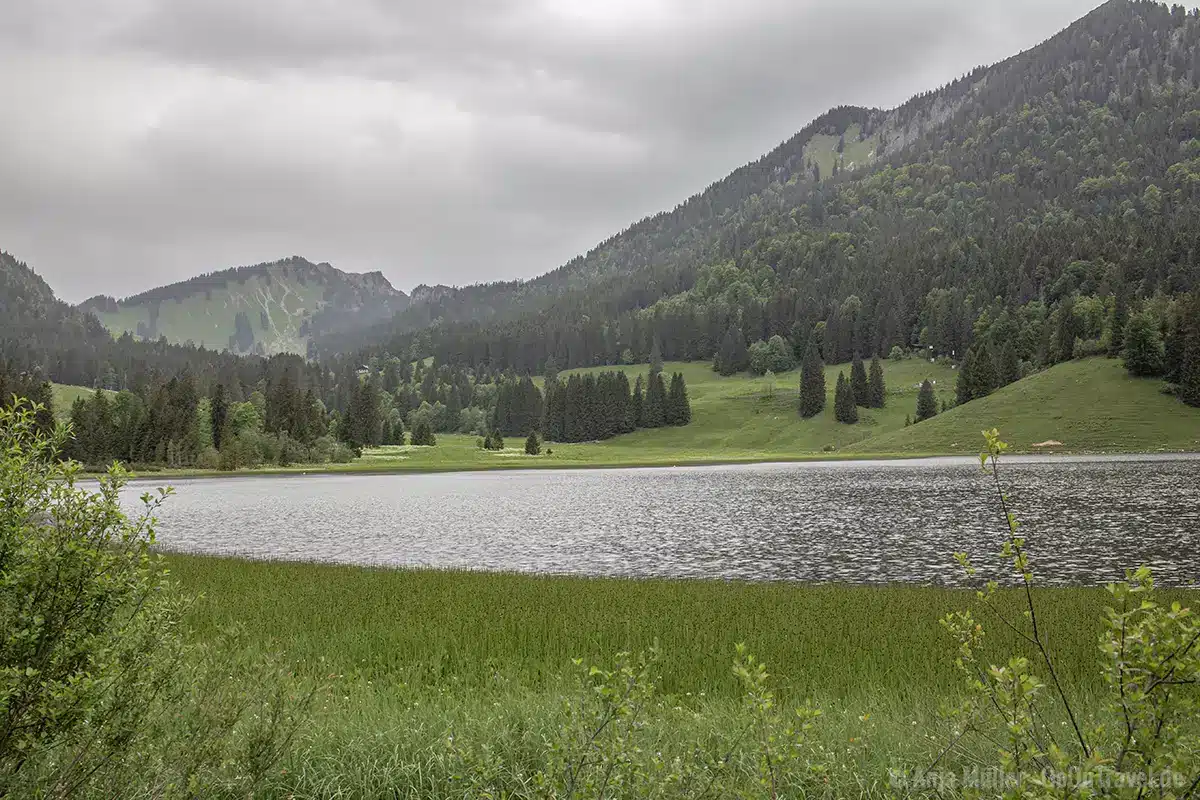 Spitzingsee ist der größte Hochgebirgssee Spitzingsee ist der größte Hochgebirgssee
