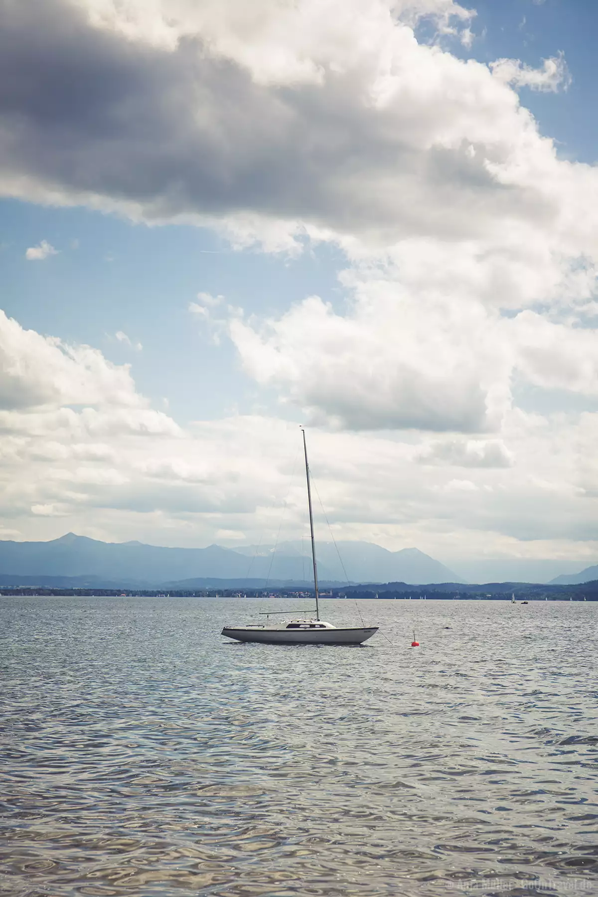Starnberger See mit Blick auf die Voralpen