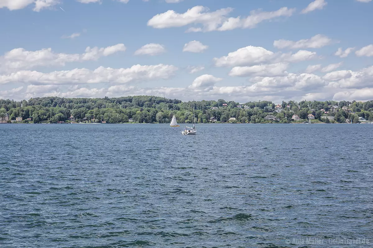 Sehr beliebt auf dem Starnberger See ist das Segeln Sehr beliebt auf dem Starnberger See ist das Segeln