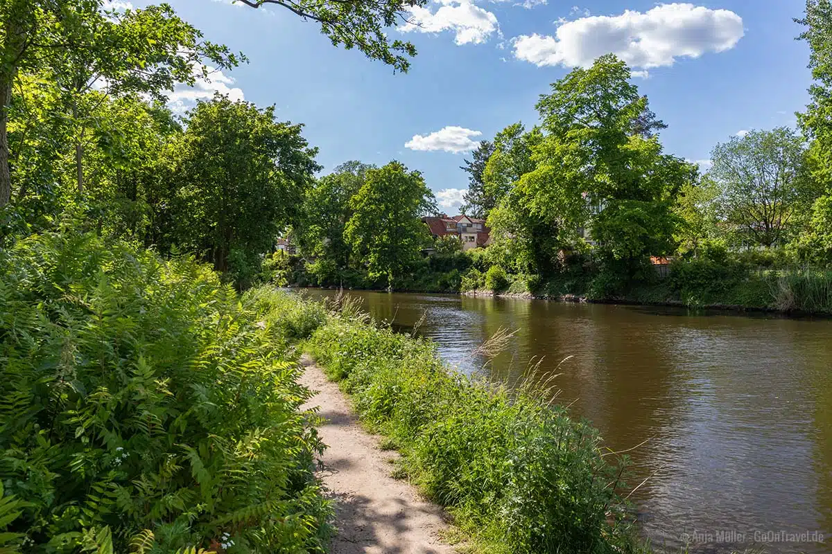 Uferweg zwischen Pohlesee und Stölpchensee Uferweg zwischen Pohlesee und Stölpchensee