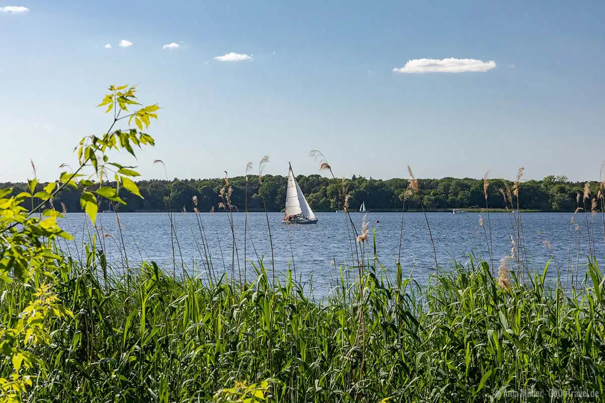 Segelboot auf dem Tegler See Segelboot auf dem Tegler See
