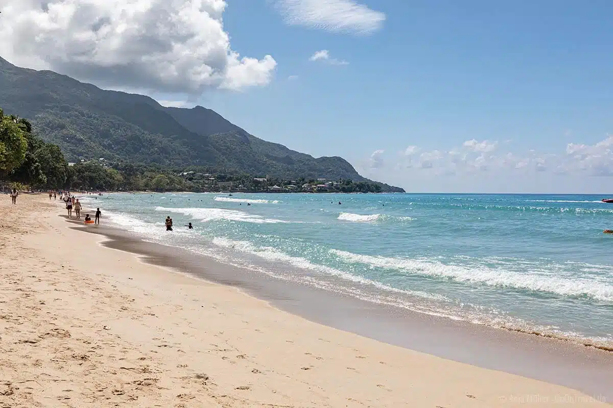 Beau Vallon Strand im Norden von Mahé Beau Vallon Strand im Norden von Mahé