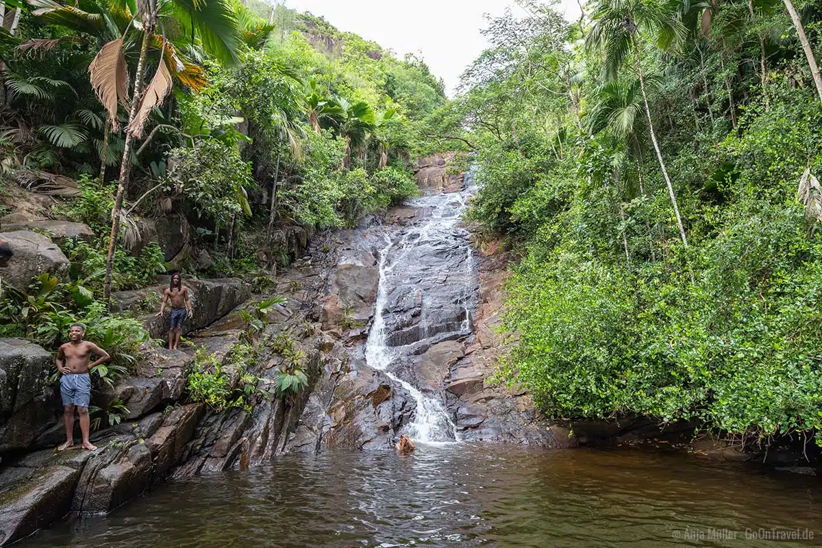 Der Sauzier Waterfall ist bei den Einheimischen sehr beliebt