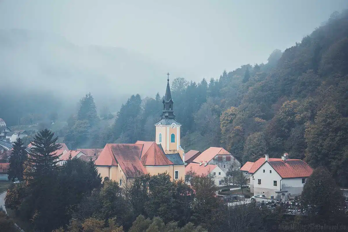 Blick auf die Kirche von Podsreda Blick auf die Kirche von Podsreda