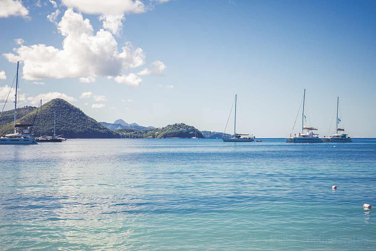 Per Fähre, Per Boot oder per Flugzeug - so kommst du nach St. Lucia