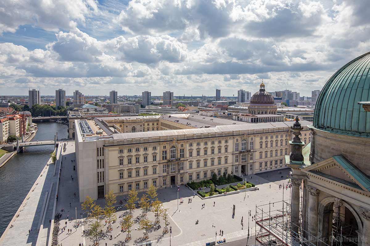 Blick vom Berliner Dom auf das Stadtschloss