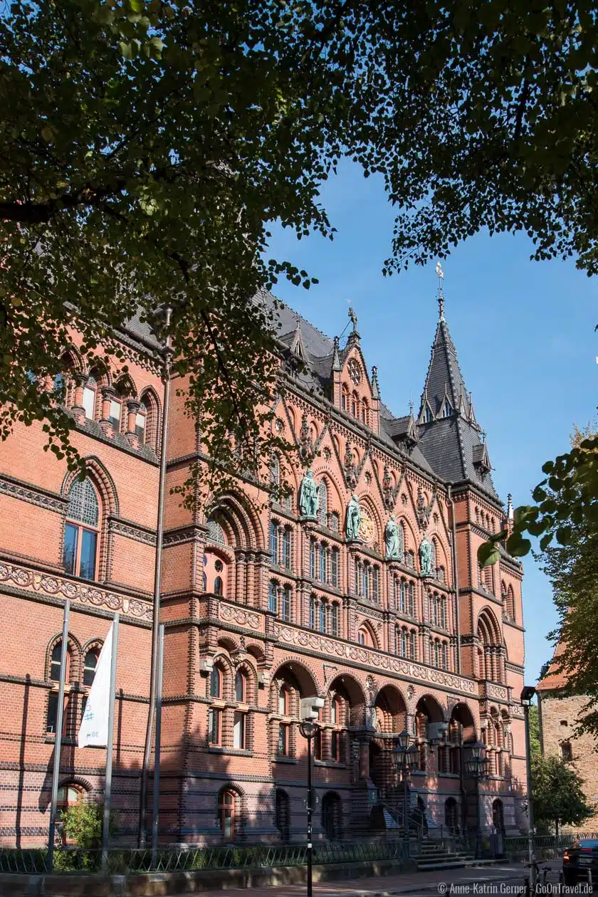 Im Ständehaus befindet sich das Oberlandesgericht Im Ständehaus befindet sich das Oberlandesgericht