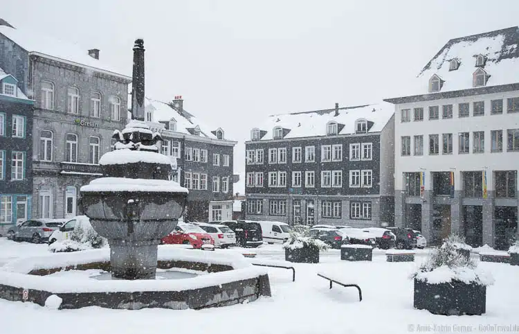 Place Saint-Remacle in Stavelot im Winter