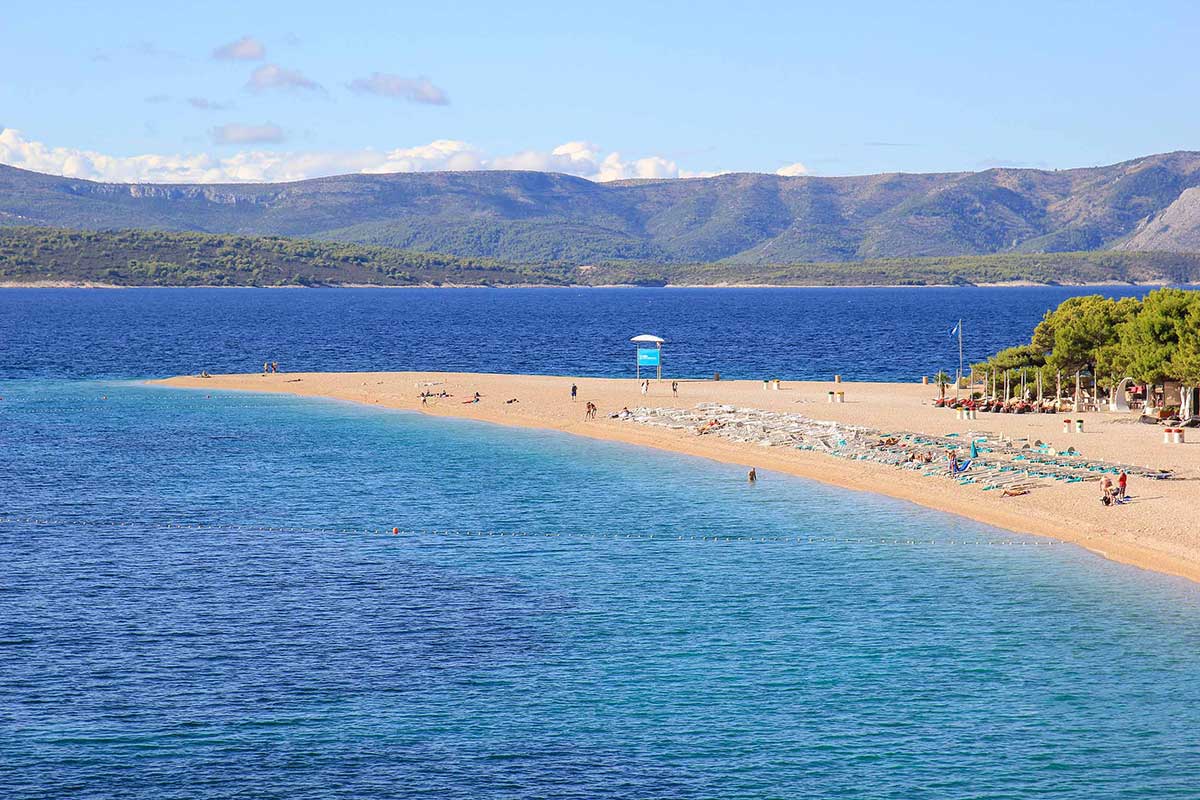 Zlatni Rat auf der Insel Brac in Kroatien