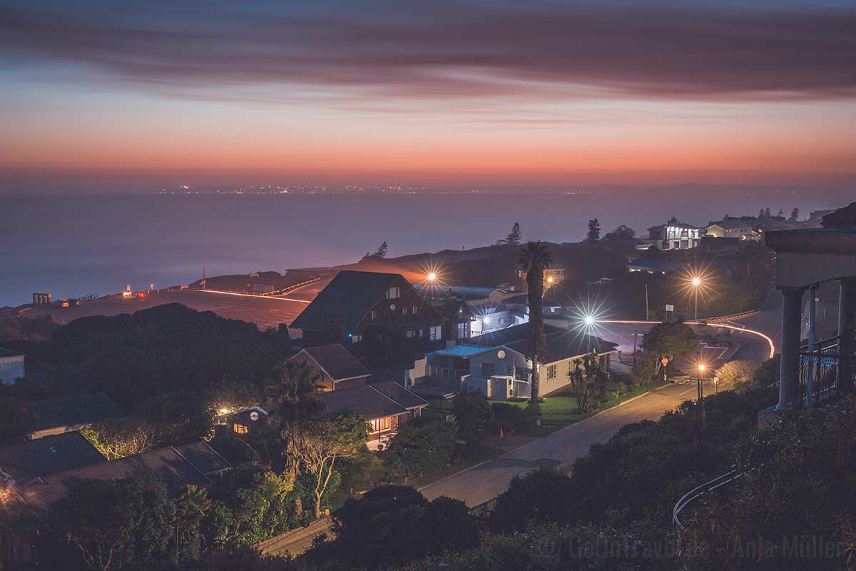 Blick auf Mossel Bay am Horizont