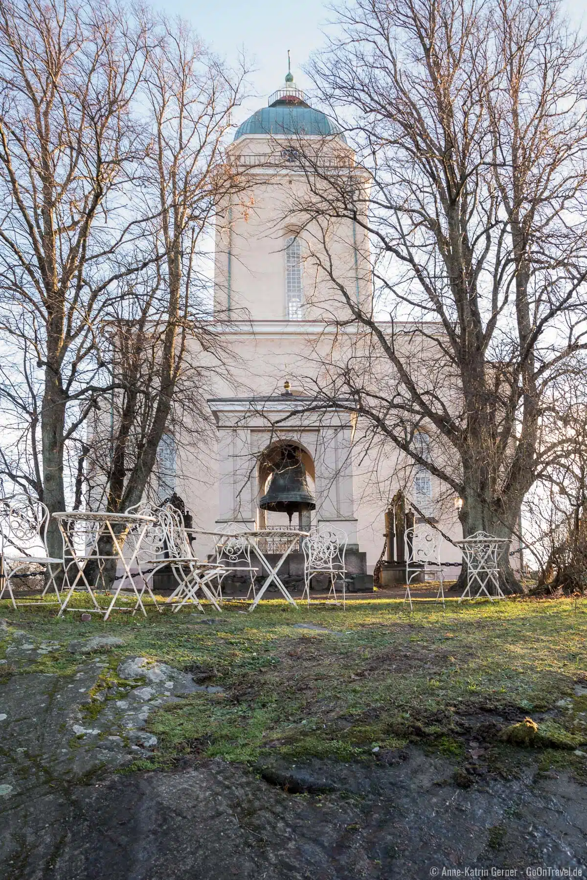 Die Suomenlinna Kirche wird heute noch als Leuchtfeuer in der See- und Luftfahrt genutzt