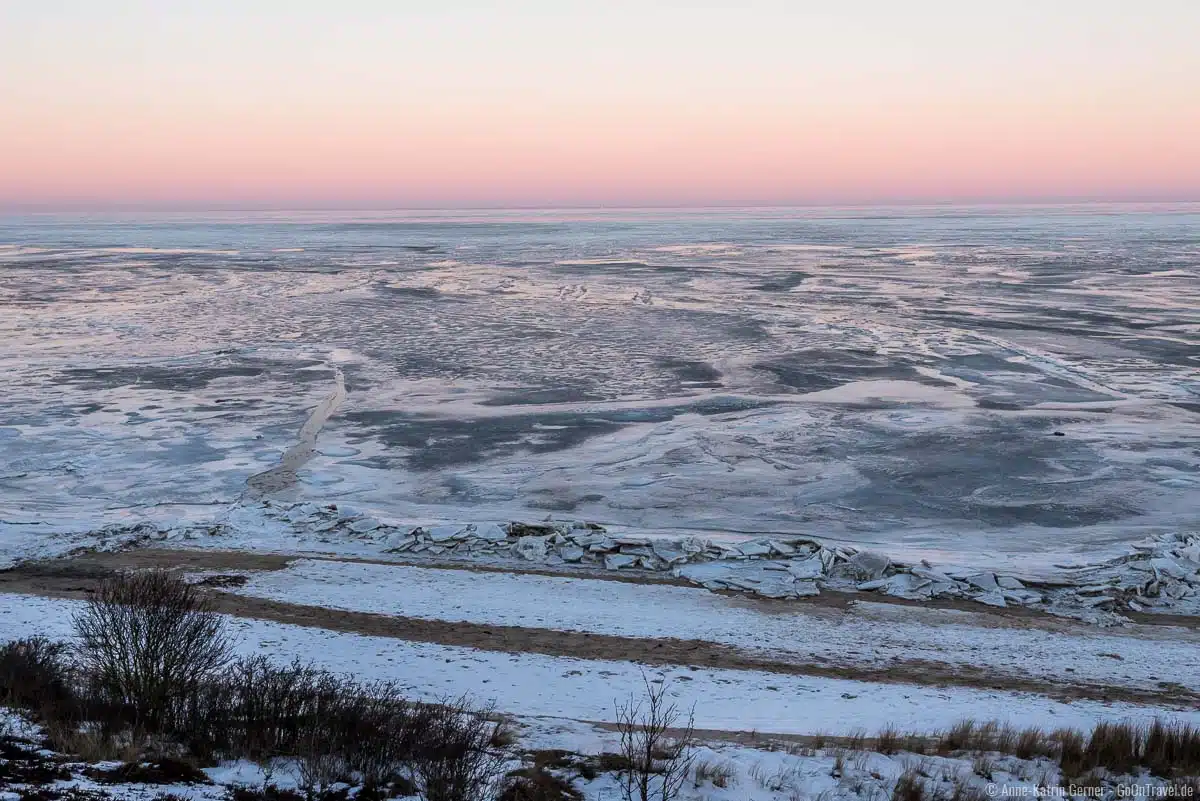 Eisschollen auf dem zugefrorenem Wattenmeer in Braderup Eisschollen auf dem zugefrorenem Wattenmeer in Braderup