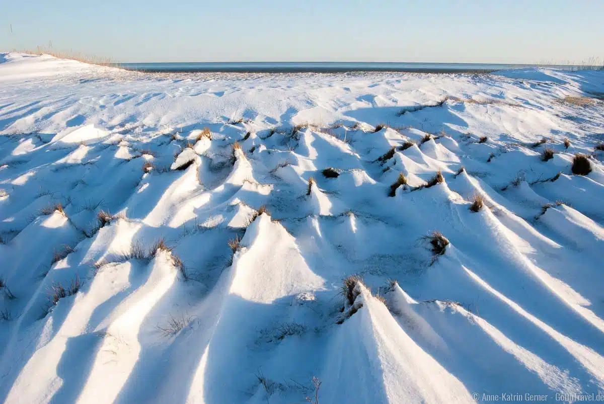 Schneeverwehungen am Wattstrand von Munkmarsch Schneeverwehungen am Wattstrand von Munkmarsch