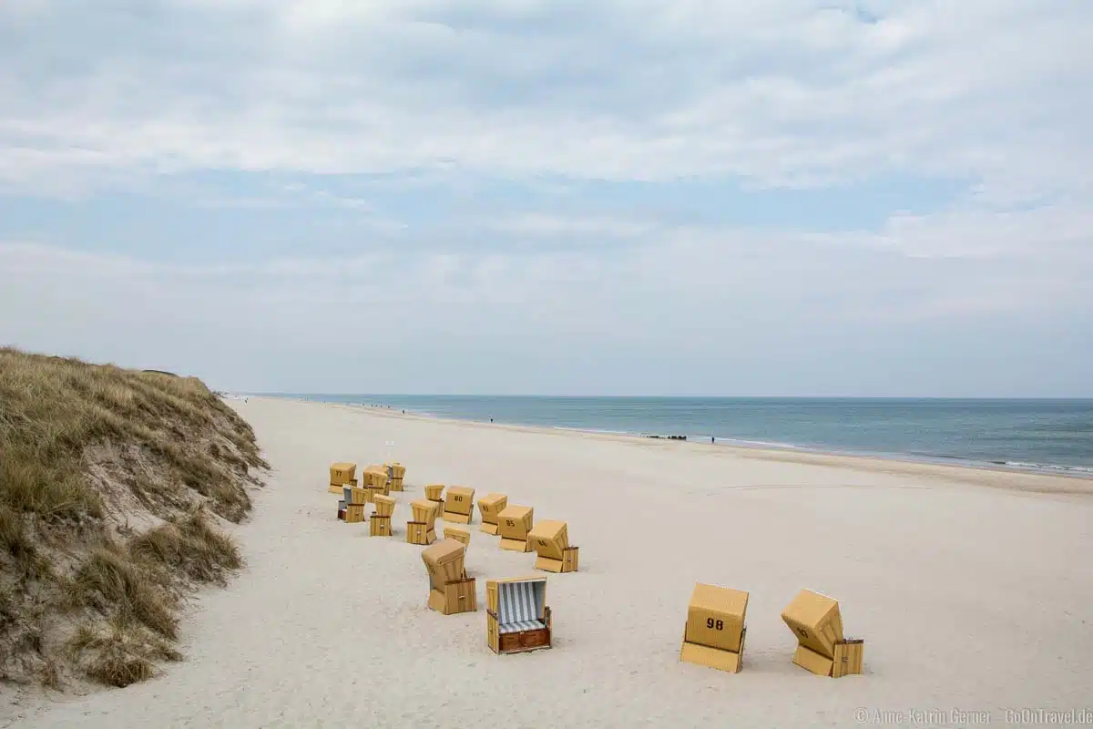 breiter Strand in Wenningstedt an der Seestraße breiter Strand in Wenningstedt an der Seestraße