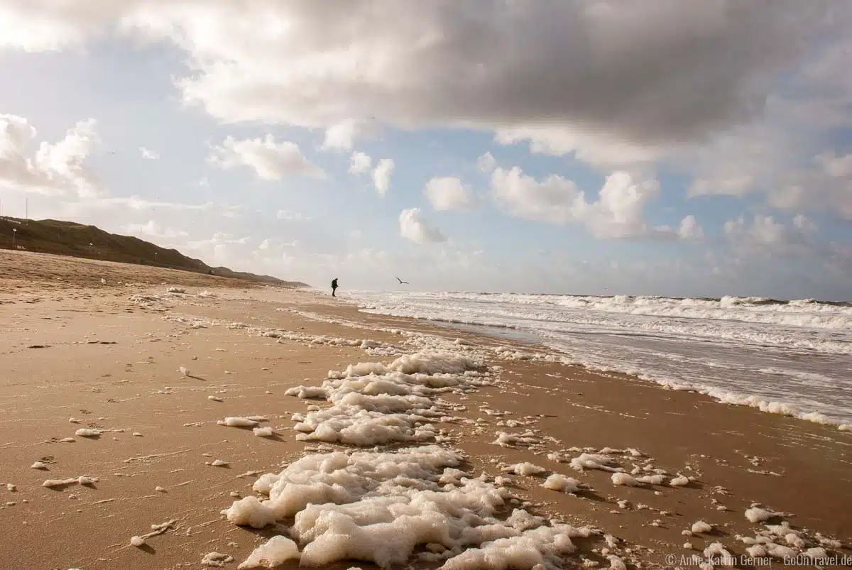 Hauptstrand nach dem Orkan Christian Hauptstrand nach dem Orkan Christian