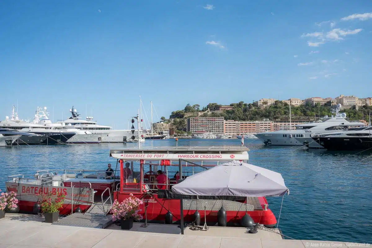 Mit der Fähre lässt sich in fünf Minuten der Yachthafen von Monaco überqueren und einiges an Zeit einsparen Mit der Fähre lässt sich in fünf Minuten der Yachthafen von Monaco überqueren und einiges an Zeit einsparen
