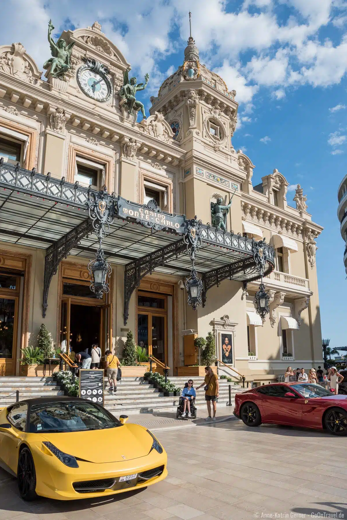 Nicht jeder Wagen darf vor dem Casino von Monte-Carlo parken