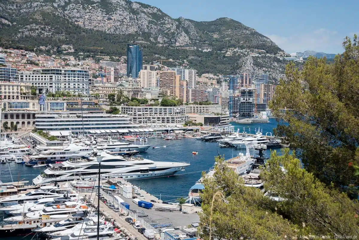 Blick auf port Hercule von Monaco Blick auf port Hercule von Monaco